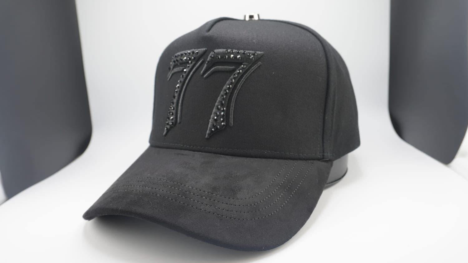 Gorra 77 gamuza negra