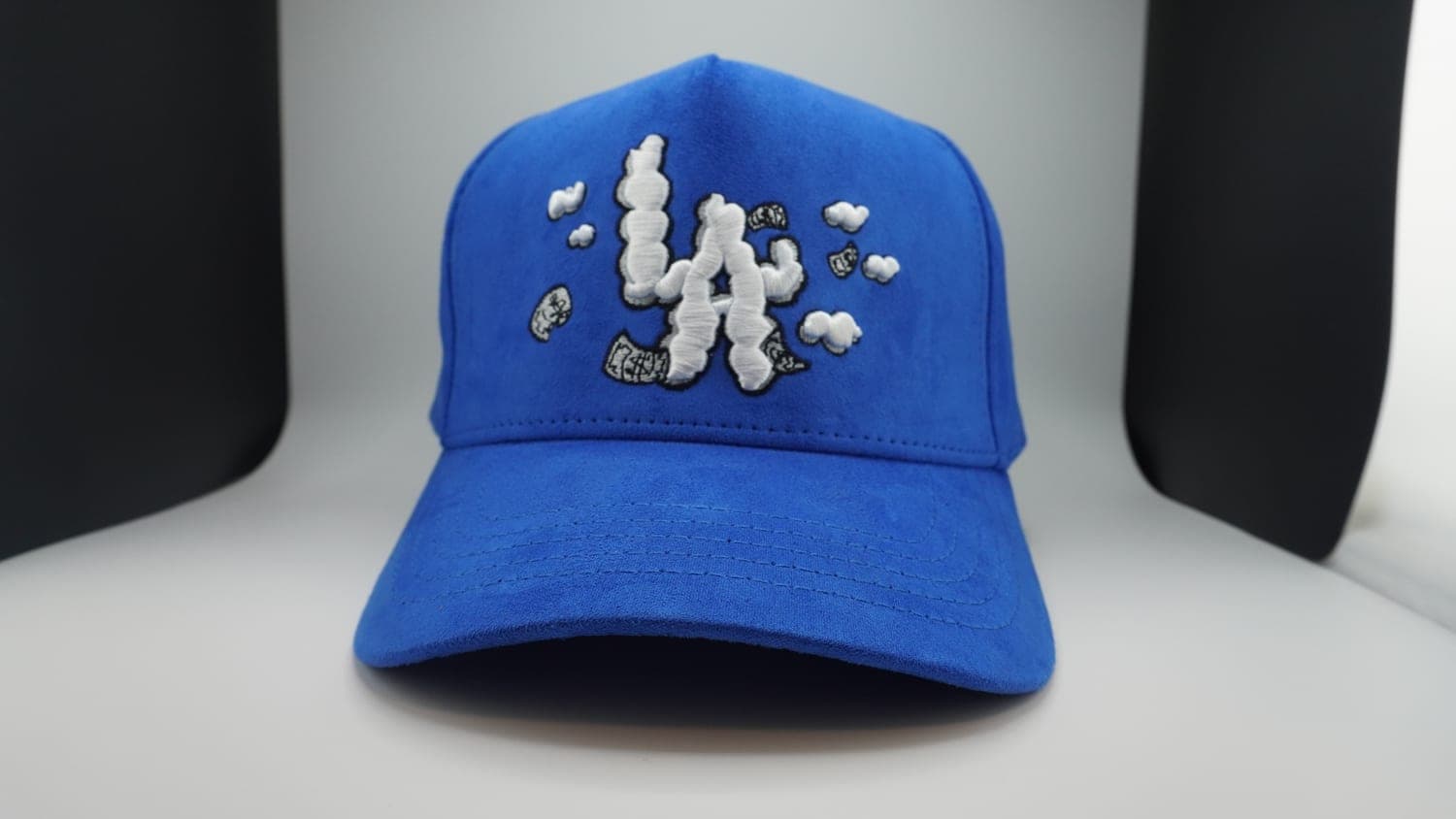 Gorra LA azul nubes