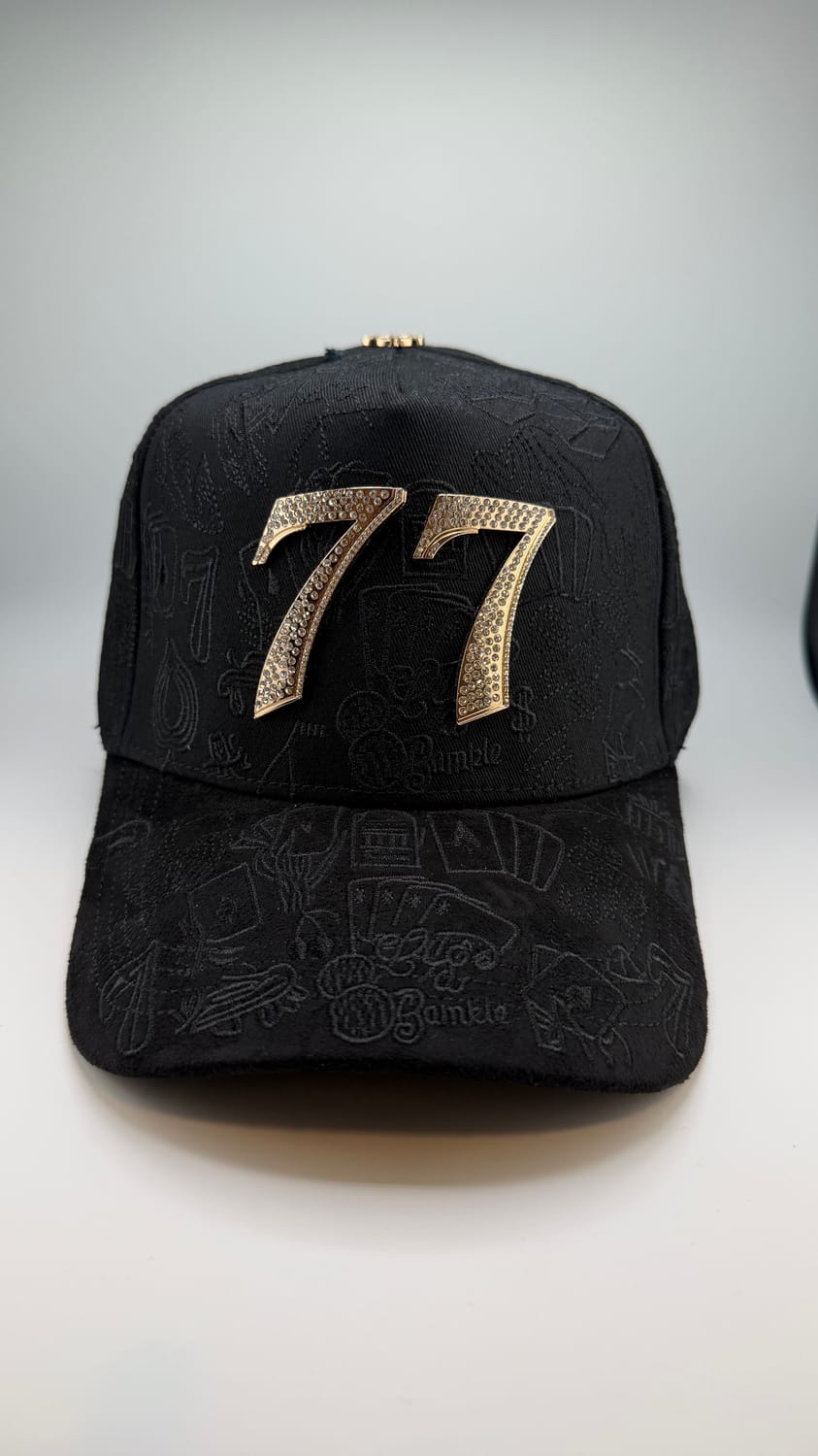 Gorra 77 dorado negra