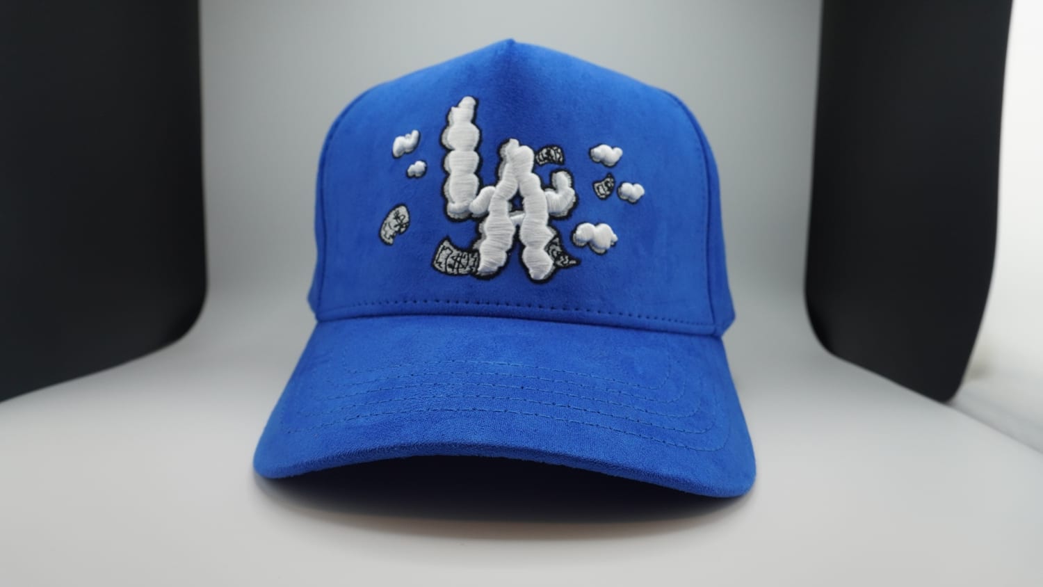 Gorra LA azul nubes